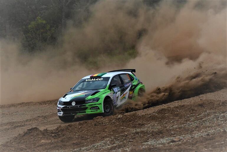 Gran perfomance ayer del piloto local Marco Bulacia en el VW Polo GTI R5 #9, para erigirse como nuevo líder del rally boliviano.