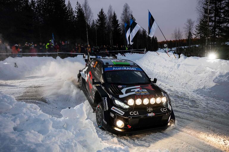 Elfyn Evans y Scott Martin (Toyota GR Yaris Rally1) siguen al frente de la clasificación general.