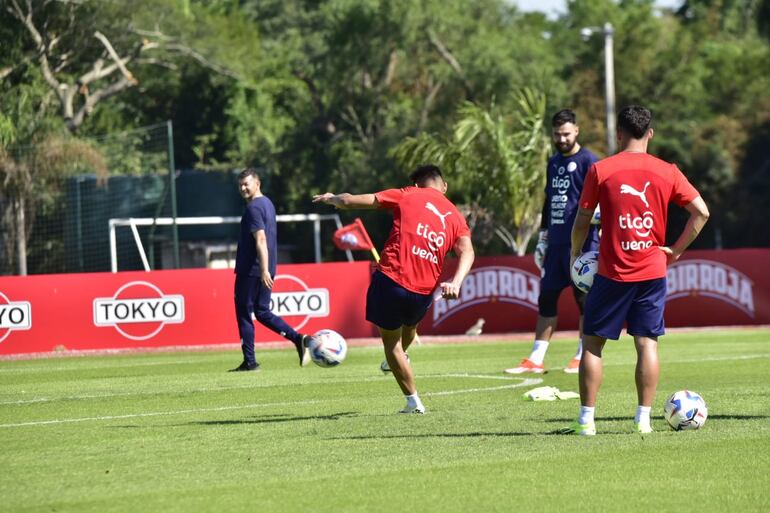Paraguay tiene equipo confirmado para jugar ante Chile