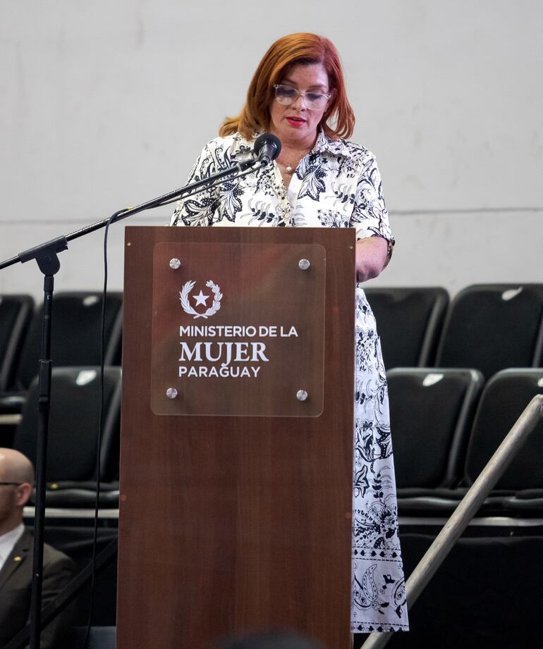 Durante la apertura, la ministra Cynthia Figueredo rememoró el trascendental aporte de las mujeres a lo largo de la historia del país.