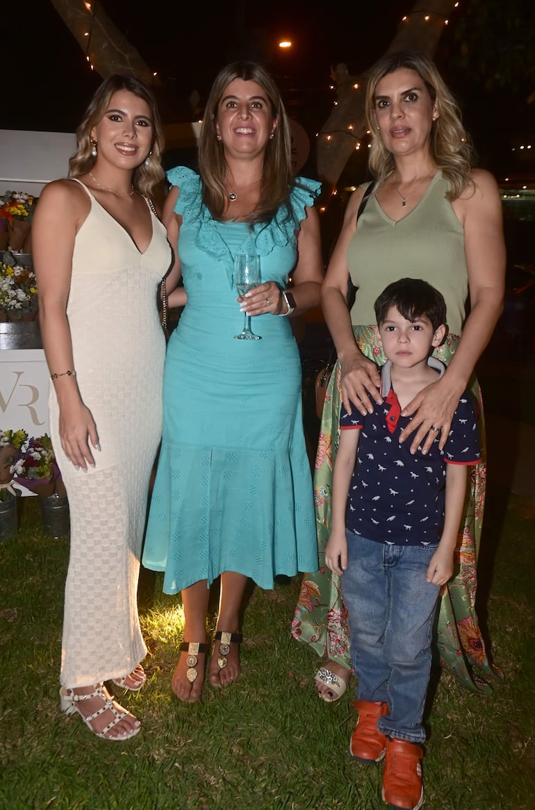 Valeria Meza, Cynthia Alonso, Martha Morínigo y Andrés Bonzi.