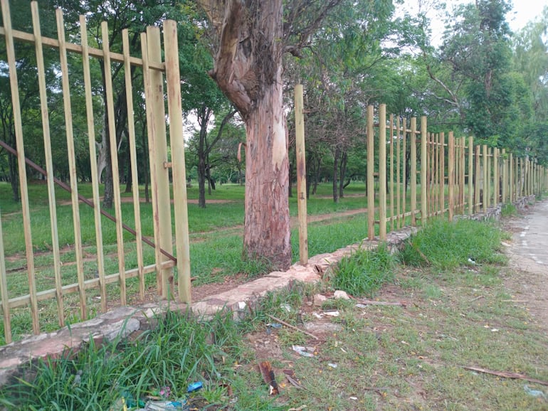 Así se encuentra el Jardín Botánico y Zoológico de Asunción, ante el gran nivel de inseguridad.