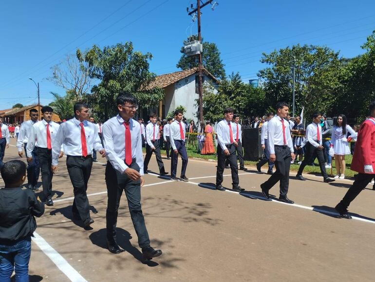 El desfile se desarrolló sobre la avenida Dr. Eligio Ayala.