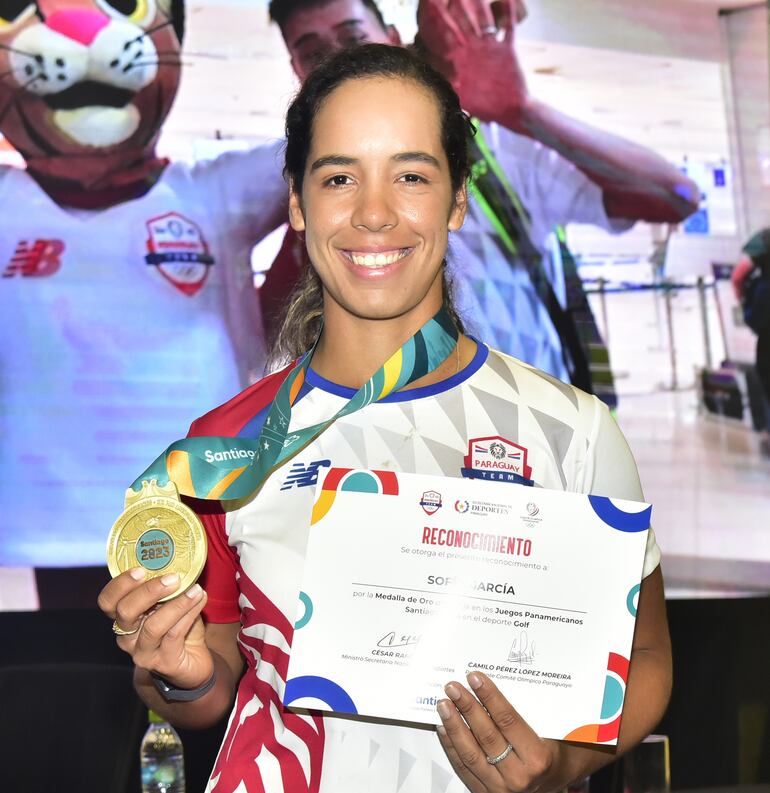 Sofi, al igual que todos los medallistas de Santiago 2023, fue reconocida por el Comité Olímpico Paraguayo, Secretaría Nacional de Deportes y el Congreso Nacional.