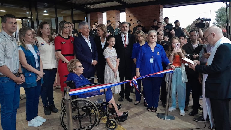 Inauguración del Hospital Día Oncológico en Encarnación