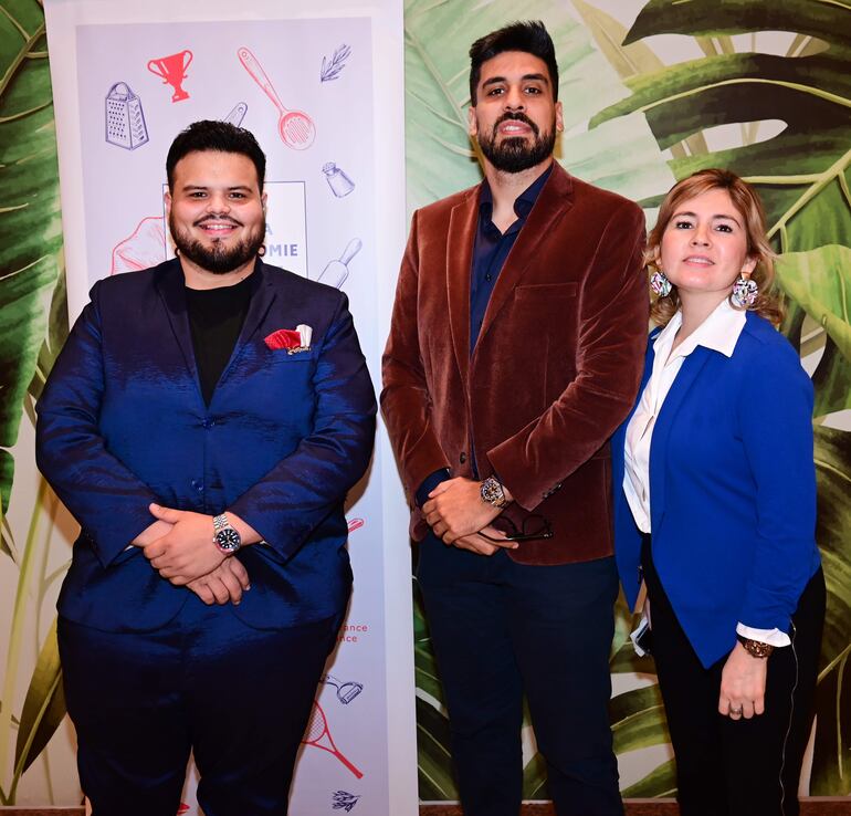 Héctor Candia, Fernando Benítez y Sandra Sanabria.