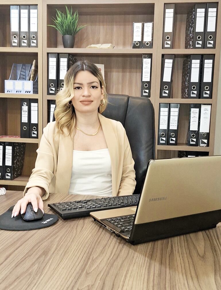 Jenny Cáceres, gerente comercial para Indupar SA.