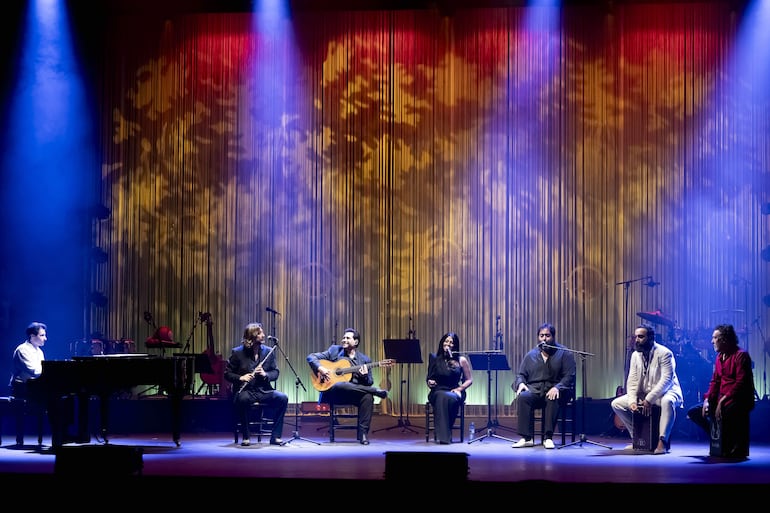 Un momento del homenaje de los Latin Grammy a Paco de Lucía en Cádiz, España.