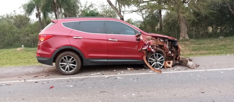 La camioneta Hyundai, que se vio involucrada en el accidente fatal en Paraguarí.