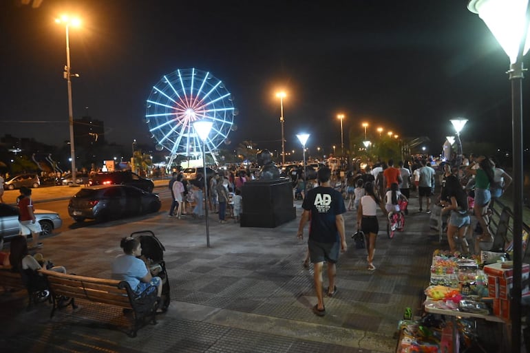 Cientos de familias disfrutaron de un día de recreación en la Costanera