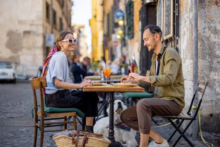 Los gastrosexuales son culturalmente curiosos y viajeros.