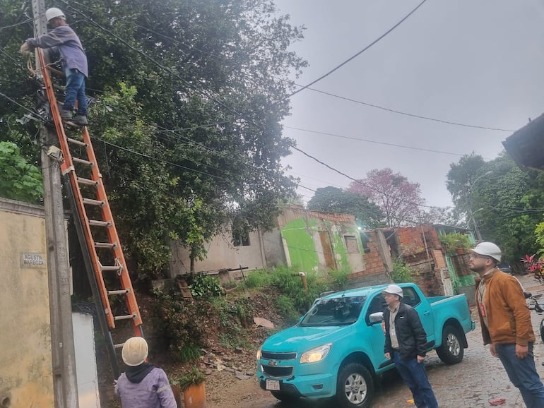 La ANDE cortó la energía a clientes que deudaban más de tres facturas en su campaña de combate a la morosidad y pérdidas eléctricas.