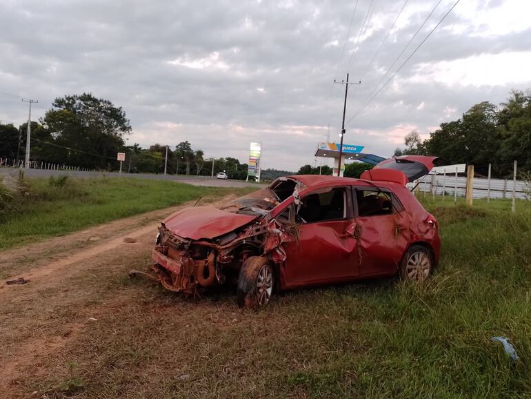 Estado en que quedó el automóvil cuyo conductor ocasionó el accidente fatal y posteriormente se dio la fuga.