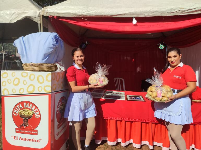 Trabajadores de la empresa del recordado Juan Ramón Ayala se hicieron presentes en la fiesta con sus deliciosos productos.