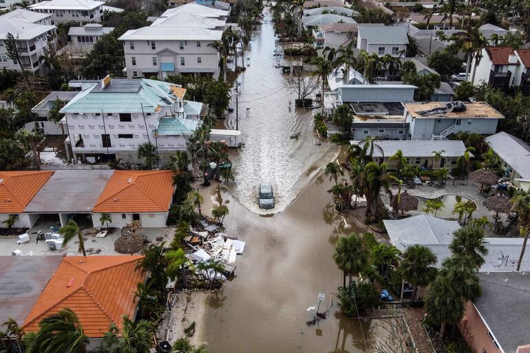 El hurricán Milton inundó la zona de Siesta Key, Florida.