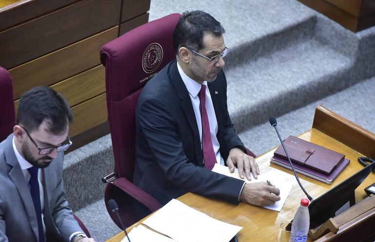 El procurador general de la República, este jueves, dando explicaciones a la Comisión Bicameral de Investigación, más conocida como "comisión garrote.