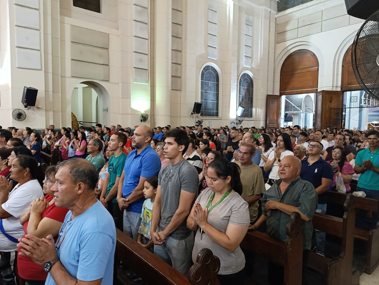 Octavario de la Virgen culmina mañana y se tiene una importante concurrencia de feligreses en Caacupé