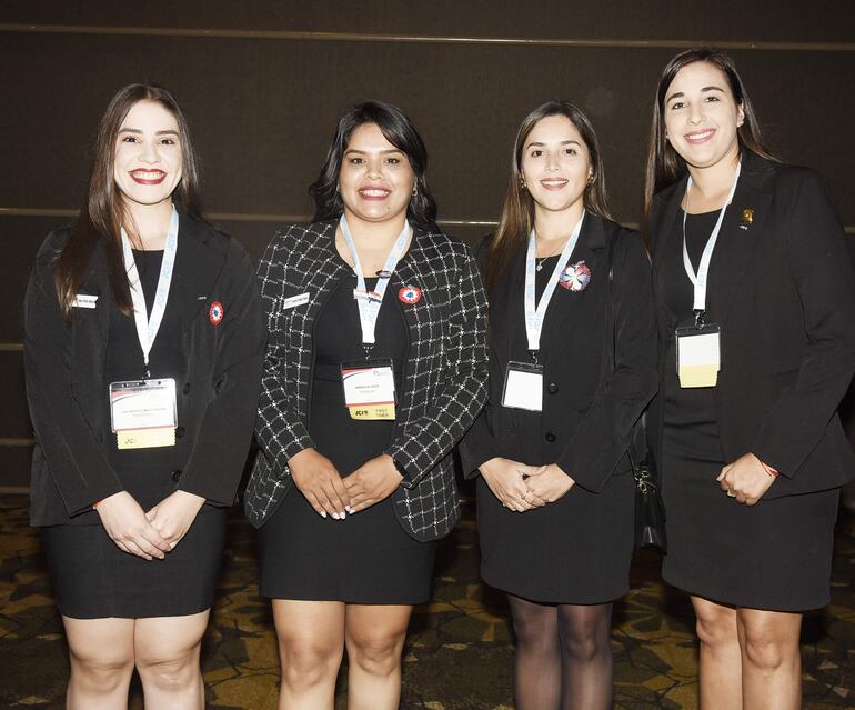 Viviana Benítez, Andrea Villalba, Belén Cáceres y Pamela González.