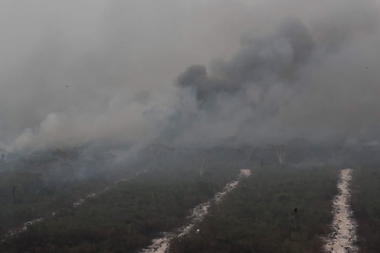 Fotografía aérea de la zona afectada por un incendio en la región del Chaco este viernes, en Bahía Negra, en el mes de setiembre.