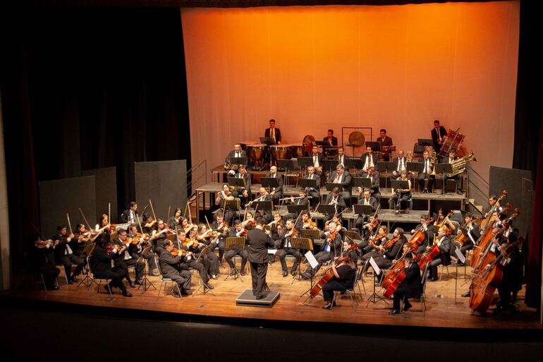 La Orquesta Sinfónica de la Ciudad de Asunción.