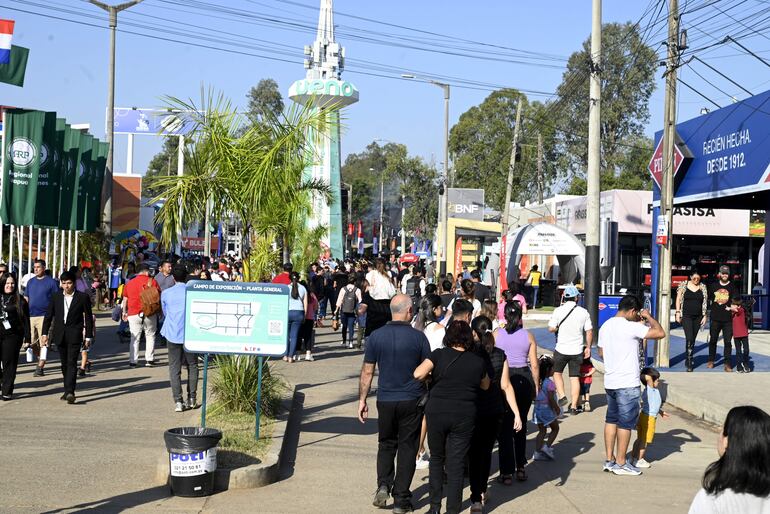 La Expo convocó a multitud de personas en sus dos semanas de desarrollo. El último fin de semana reportó mayor volumen de concurrentes.