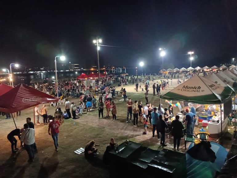 Vista de la nutrida concurrencia en el San Juan del Club Mbiguá.