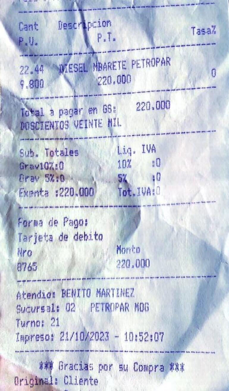 Parte de la factura en la que consta que el precio del diésel premiun en Petropar subió G. 750 por litro en uno de los servicentros.