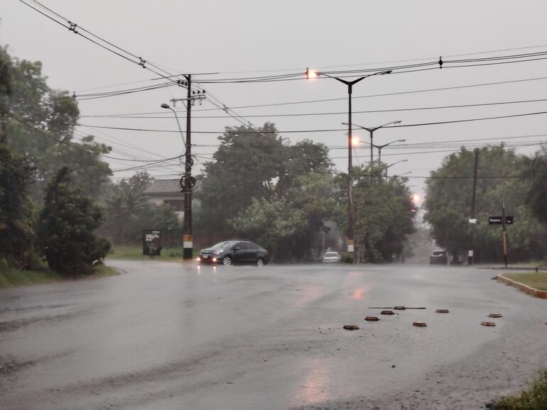 Hoy llegaron a Asunción precipitaciones con la potencia suficiente como para bajar un poco la temperatura, que ahora alcanza los 22º.