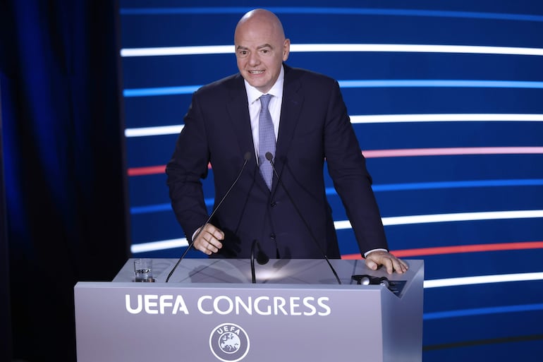 Paris (France), 08/02/2024.- FIFA President Gianni Infantino speaks during the 48th UEFA Ordinary Congress in Paris, France, 08 February 2024. (Francia) EFE/EPA/YOAN VALAT
