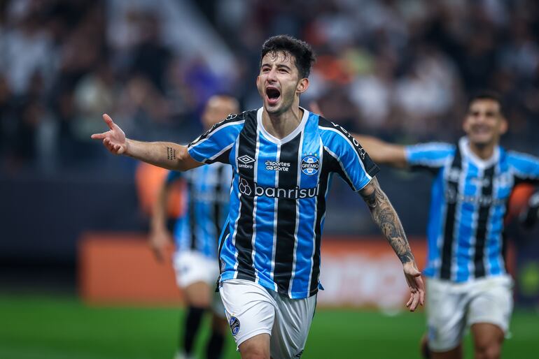 Mathías Villasanti grita su gol para Gremio ante Corinthians. (Foto gentileza de Gremio).