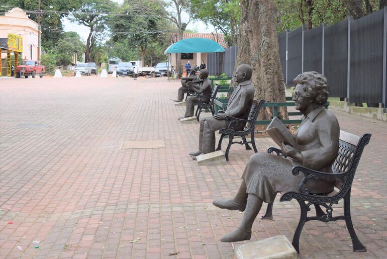 El recorrido turístico se puede iniciar en el distrito de Yaguarón, que posee diversos atractivos.