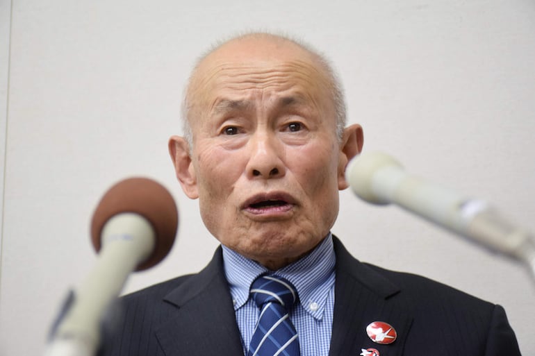 Toshiyuki Mimaki, al recibir el anuncio del premio Nobel de la Paz, habla con los periodistas y declara que la gente de Gaza merecía el galardón. Hiroshima, 11 de octubre de 2024 (EFE).