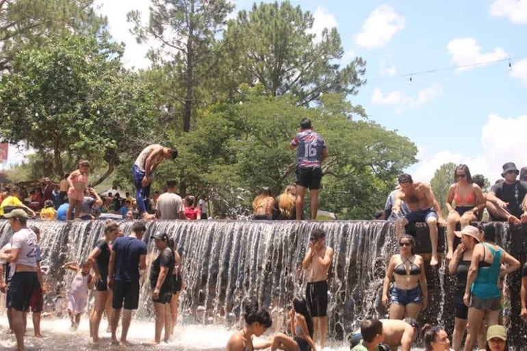 El balneario Pinamar atraae a turistas.