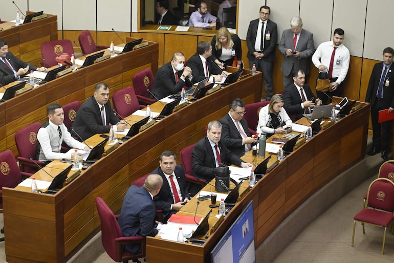 Por iniciativa de la mayoría cartista  en Senado, la Cámara Alta desde esta semana sesionará también los miércoles, coincidiendo con las sesiones ordinarias de la Cámara de Diputados.