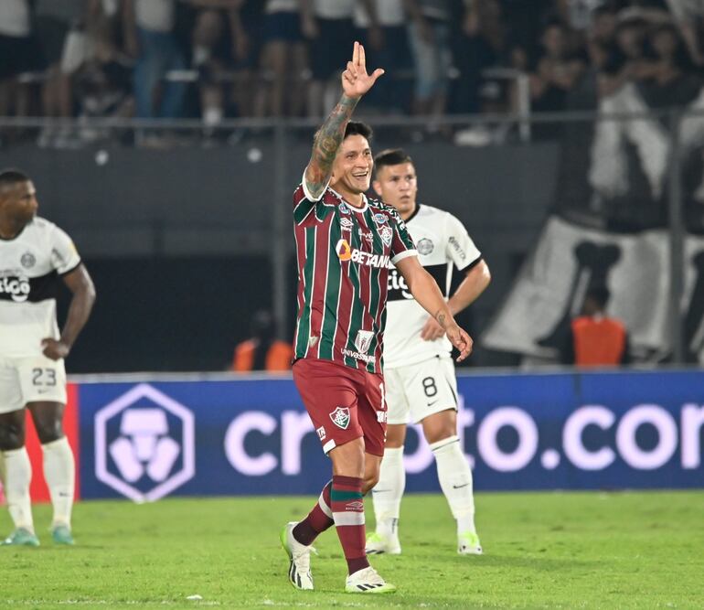 Germán Cano, delantero de Fluminense,  celebra su tanto ante Olimpia.