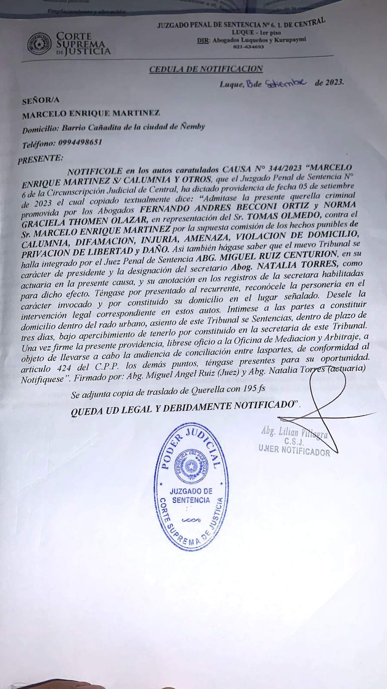 Notificación de la querella contra el concejal colorado de la ciudad de Ñemby, Marcelo Martínez, de parte del intendente local, Tomás Olmedo.