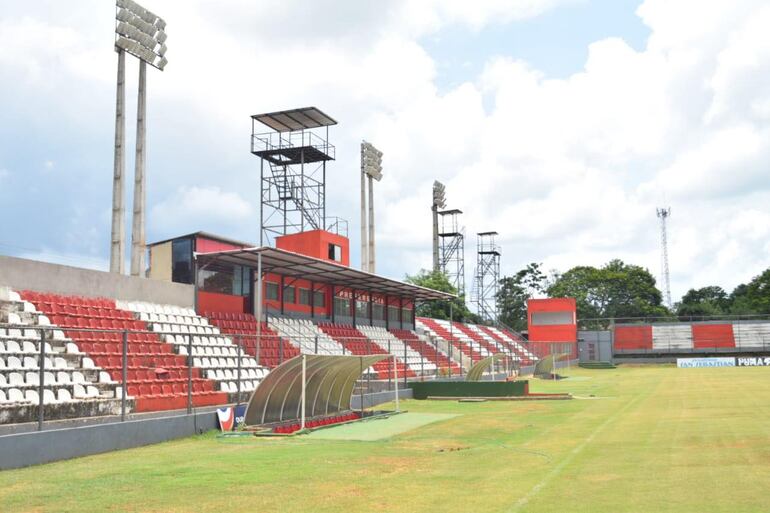 Vista del sector preferencial del  Ka’arendy, coliseo anteriormente denominado Leandro Ovelar.