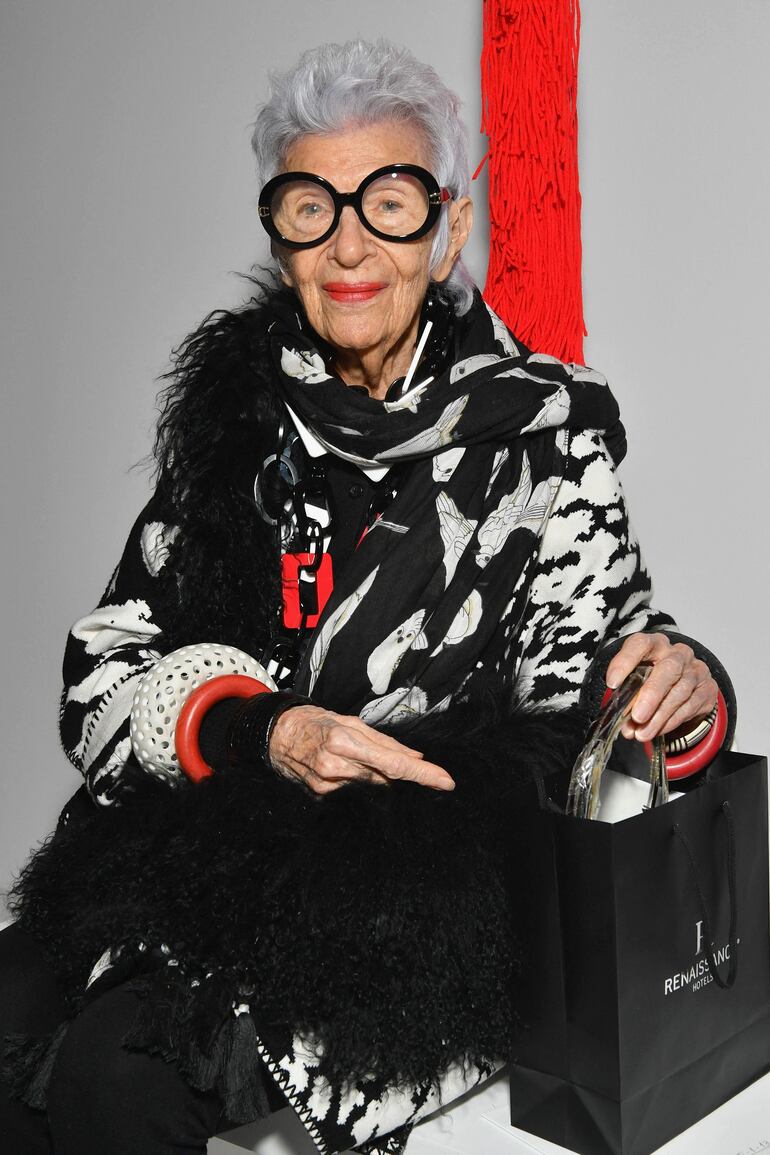 Iris Apfel en el Calvin Klein colection show en el Fashion Week de Nueva York en septiembre de 2017.