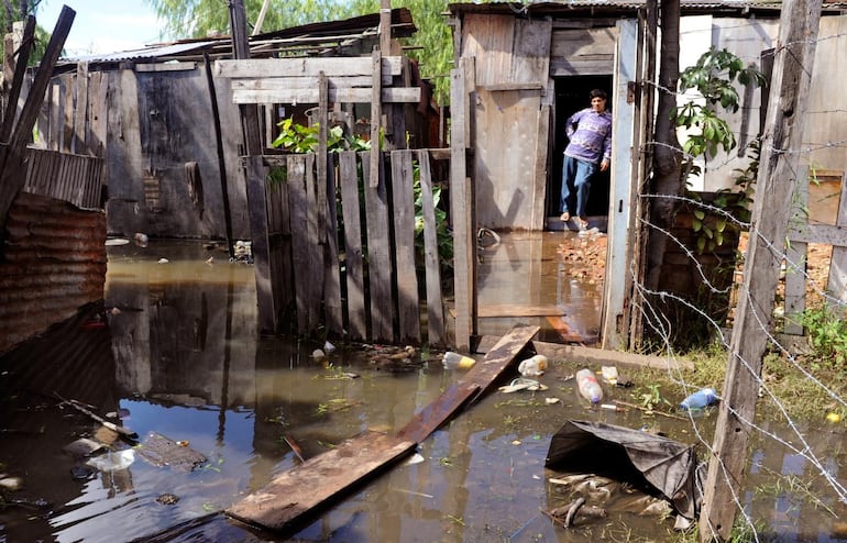 La inundación afectó a barrios de zonas bajas en Asunción, el año pasado.