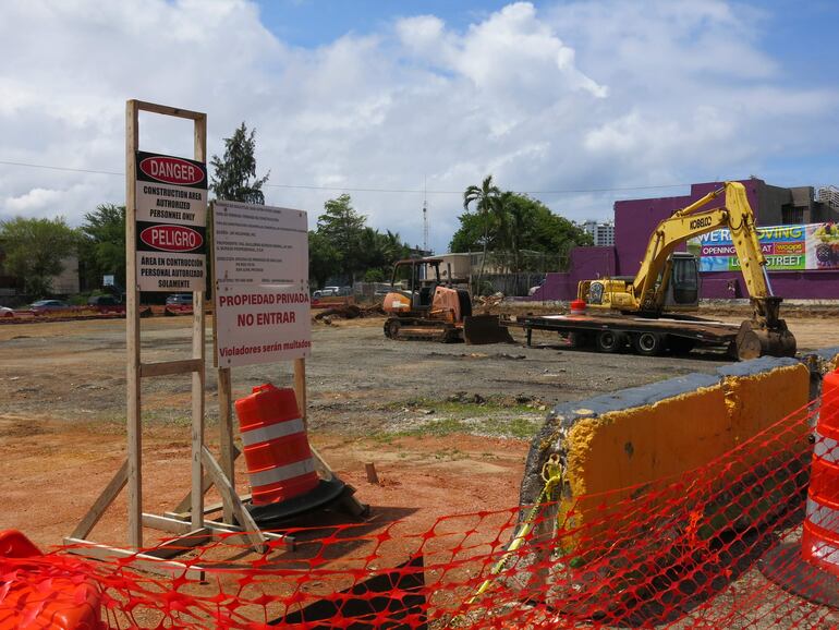 Fotografía de un solar en construcción para vivienda el 16 de marzo de 2024, en San Juan (Puerto Rico). 