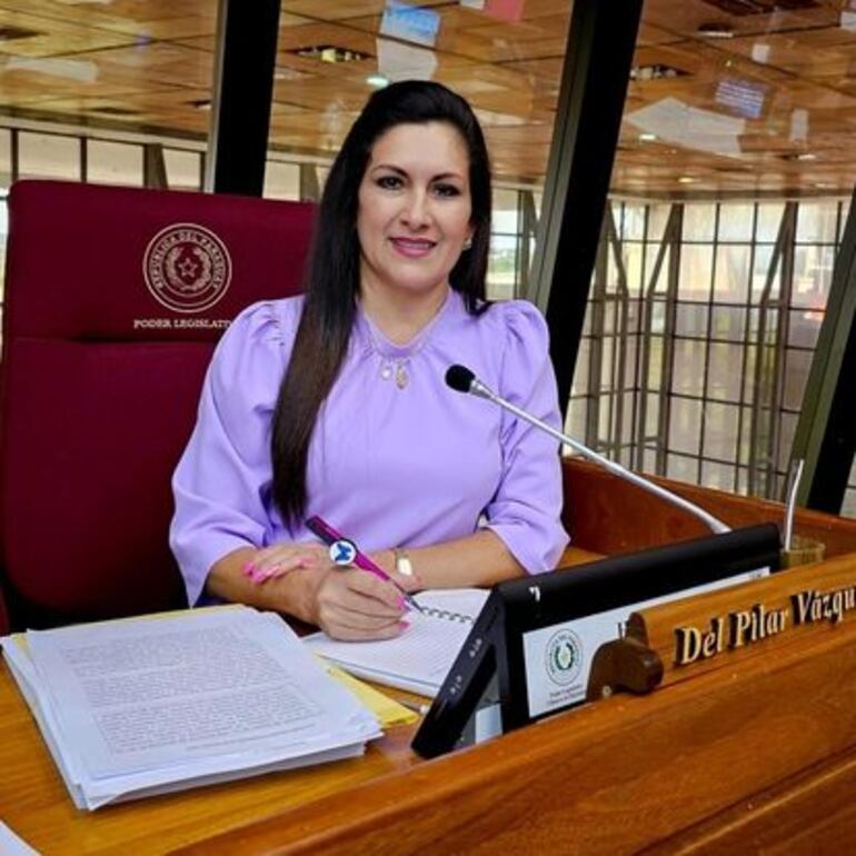 Del Pilar Vázquez (PLRA), diputada representante de Itapúa.