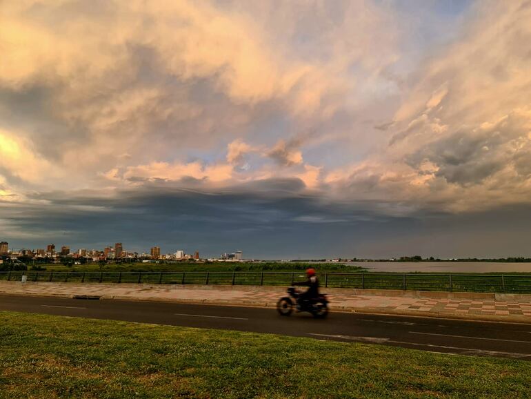 Amanecer en Asunción. 