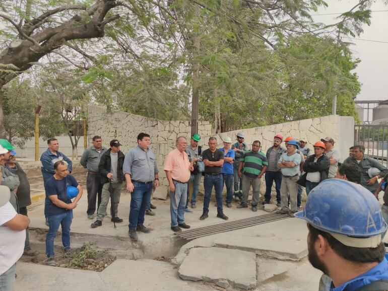 Obreros de la INC se reunieron esta semana para conversar sobre la persecución a los trabajadores.