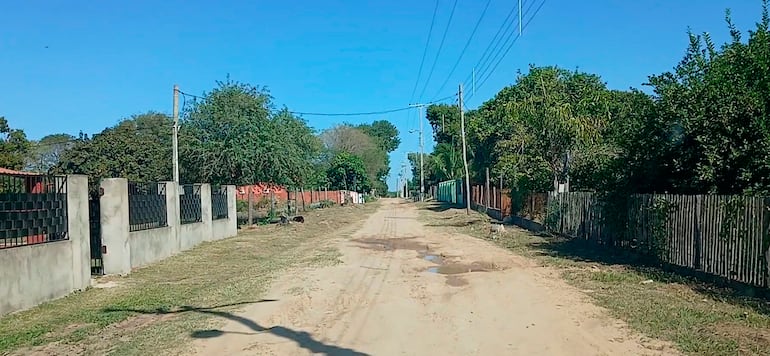 Las calles, en un 90%, son de tierras y están en pésimas condiciones en Carmelo Peralta.