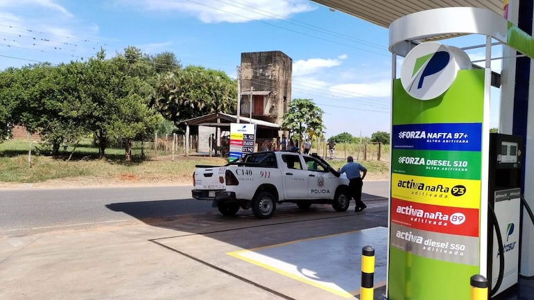 Entidades de medio ambiente intervinieron tanto la aguatera como la estación de servicios. Se espera resultado de los análisis laboratoriales.