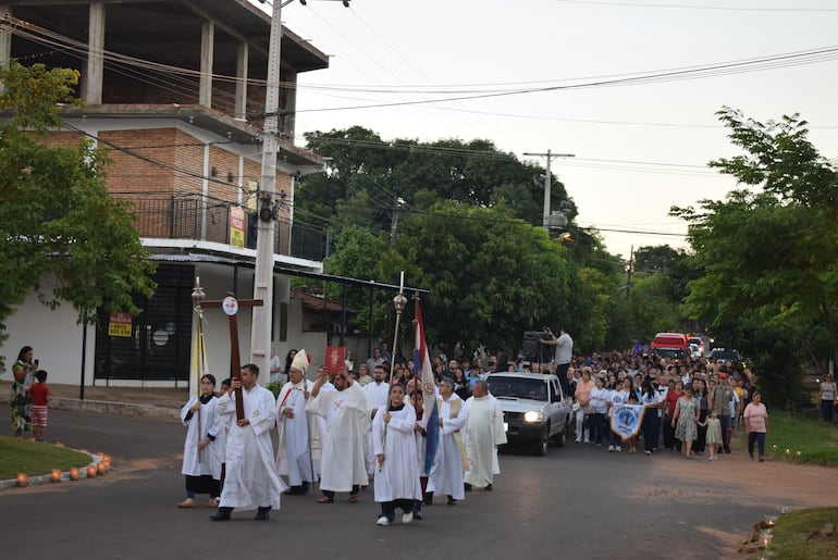 La peregrinación se inició en la capilla San Roque.