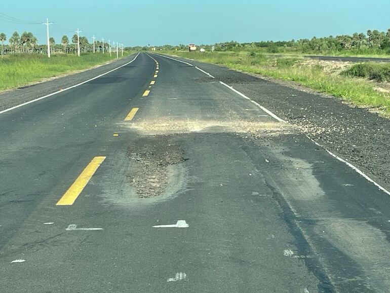 Ayer se reportó que en el km 90 aparecieron más baches, deformaciones que se extienden a lo largo de 5 km.