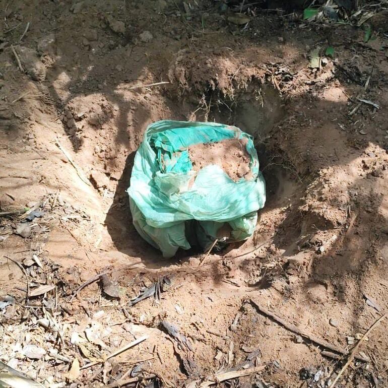 La "caleta" encontrada este viernes en Horqueta, en la zona donde se buscan los restos de Félix Urbieta.