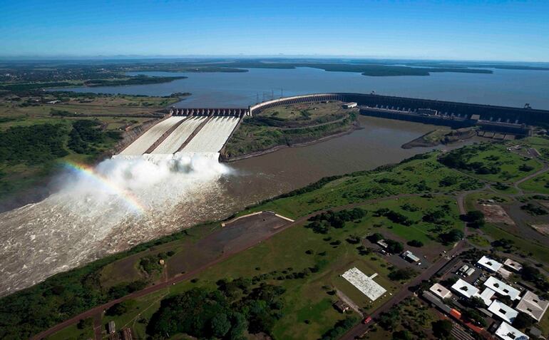 La Nota Reversal sobre las “gastos sociales de Itaipú”  nunca fue aprobada por el Poder Legislativo  de nuestro país, tal como manda la Constitución Nacional.