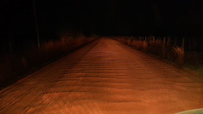 A raíz del pésimo estado del camino, pobladores de la zona sur de Ñeembucú exigen la pavimentación asfáltica del tramo Pilar-Humaitá-Paso de Patria-Gral.Díaz.